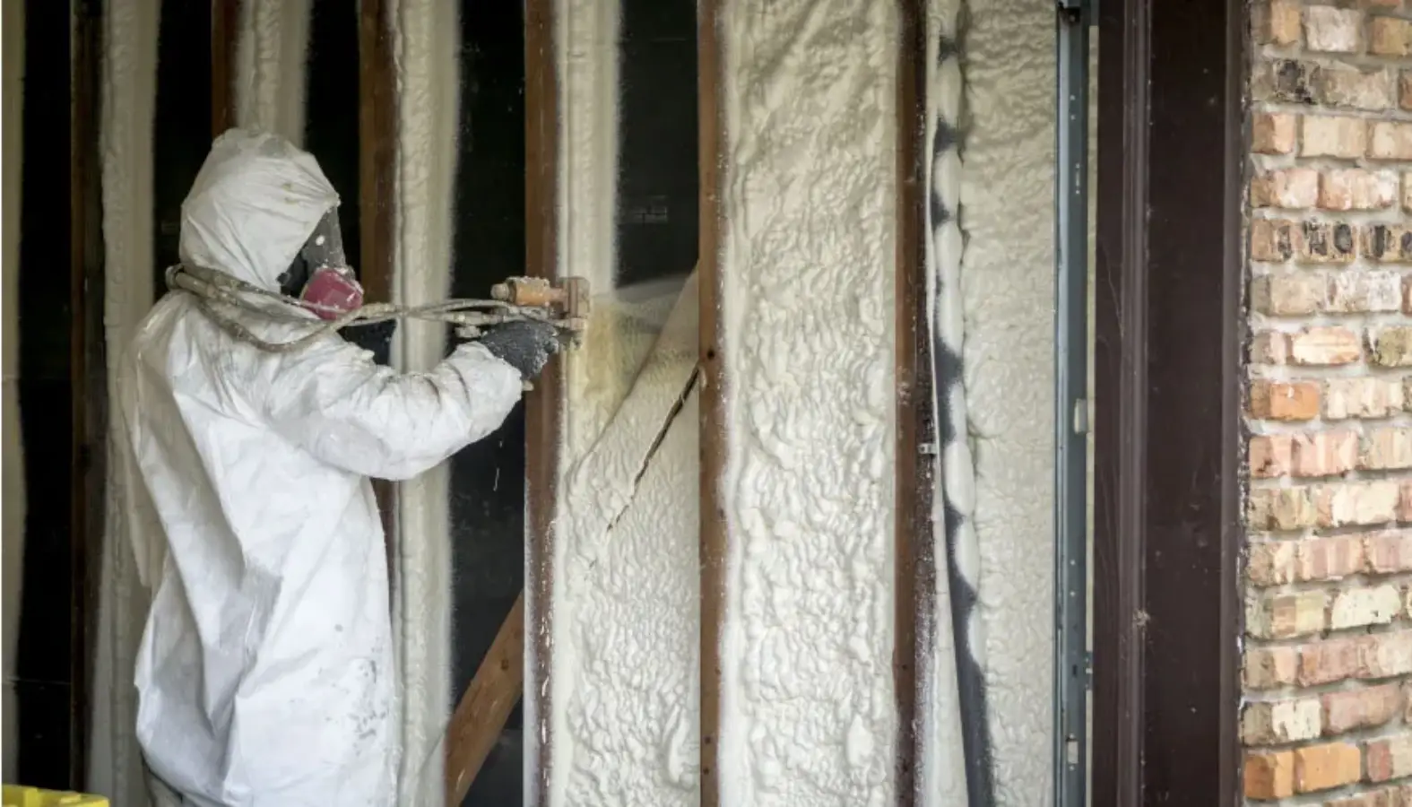 how spray foam insulation improves indoor air quality in comal county, tx