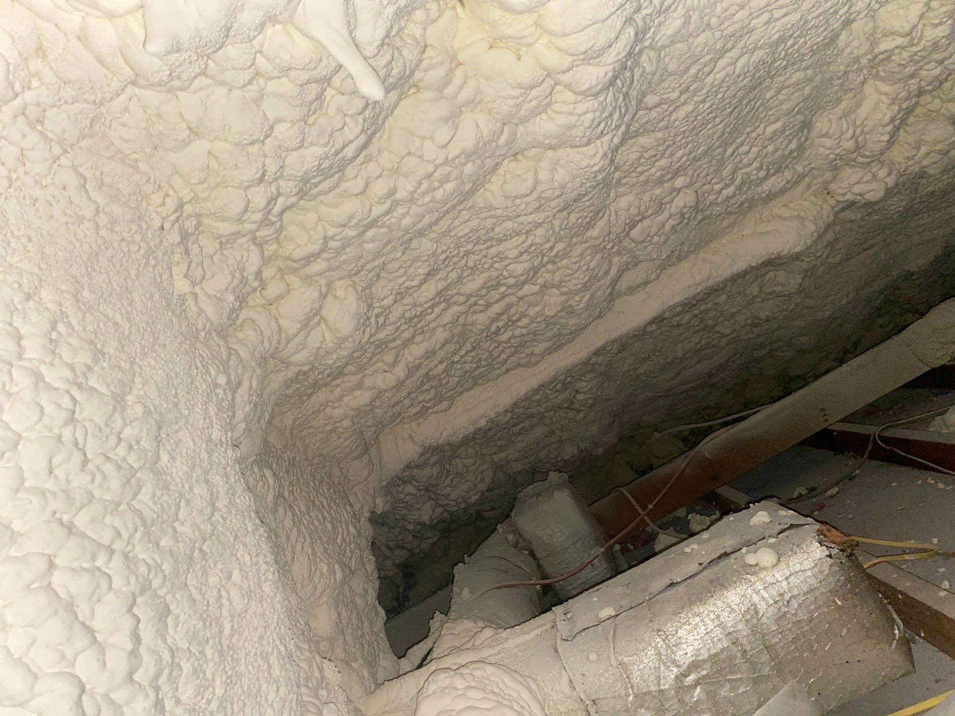 can spray foam insulation help with moisture and mold (2)