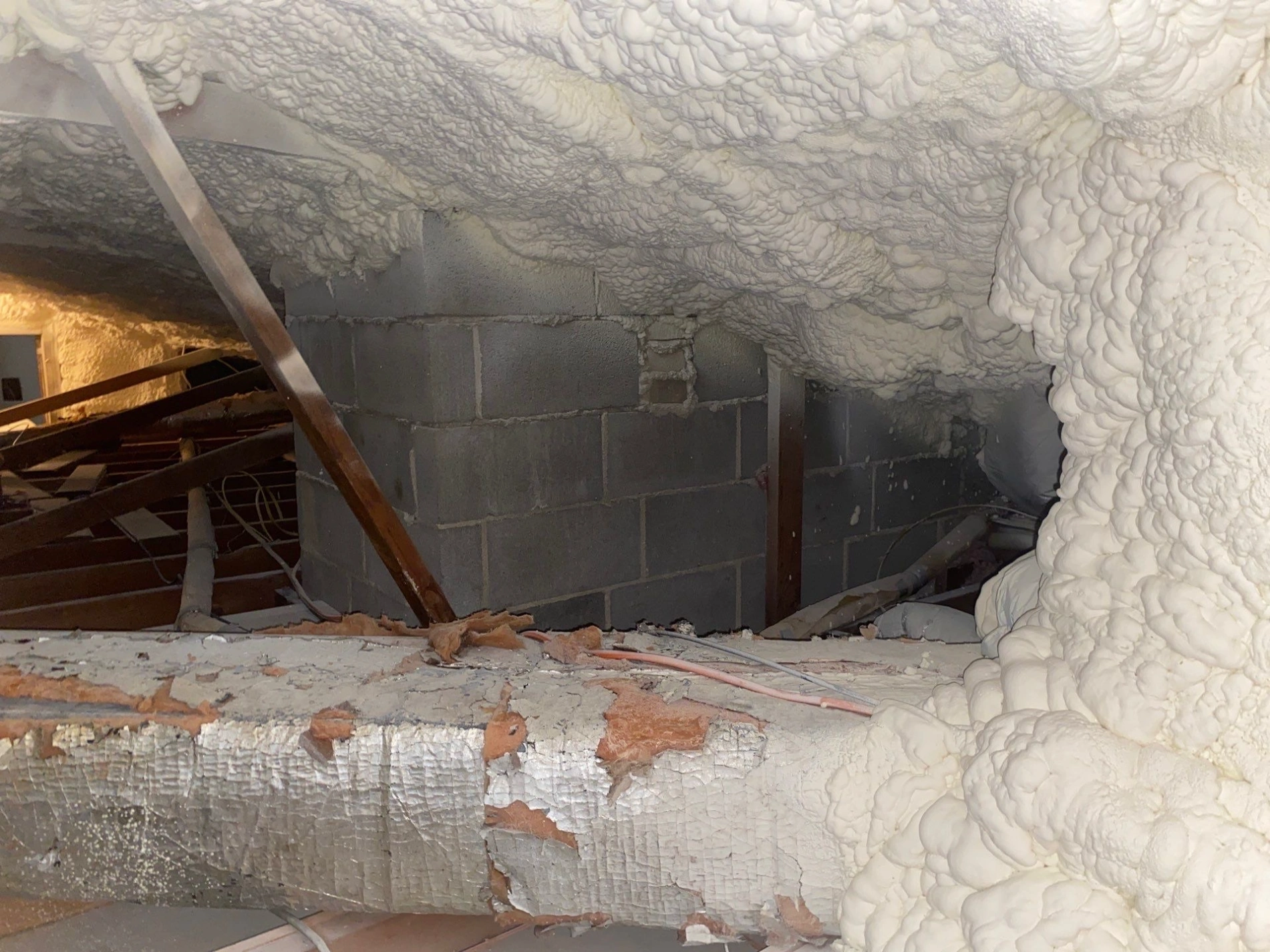 using spray foam in crawl spaces what you should know (2)