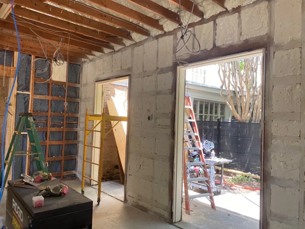 the 3 main factors that make spray foam superior to traditional insulation