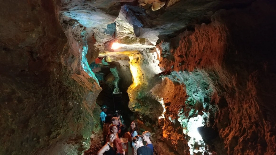 wonder world cave