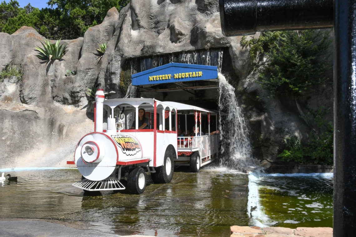 wonder world cave & adventure park